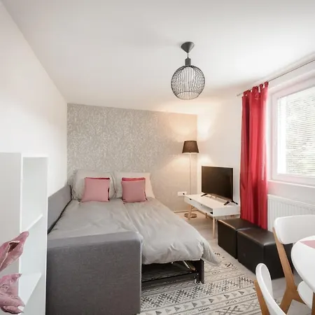 Ivy With Free Parking Apartmán